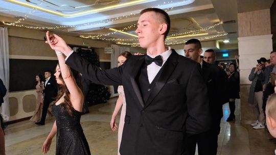 Studniówka 2025 - Zespół Szkół Ekonomicznych i Mundurowych w Chełmie cz. I [GALERIA ZDJĘĆ]