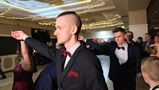 Studniówka 2025 - Zespół Szkół Ekonomicznych i Mundurowych w Chełmie cz. I [GALERIA ZDJĘĆ]