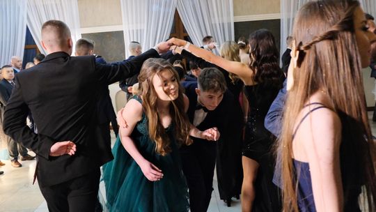 Studniówka 2025 - Zespół Szkół Ekonomicznych i Mundurowych w Chełmie cz. I [GALERIA ZDJĘĆ]