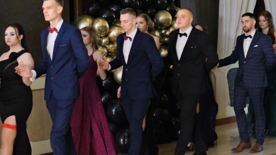 Studniówka 2025 - Zespół Szkół Ekonomicznych i Mundurowych w Chełmie cz. I [GALERIA ZDJĘĆ]