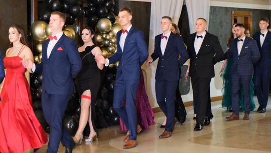 Studniówka 2025 - Zespół Szkół Ekonomicznych i Mundurowych w Chełmie cz. I [GALERIA ZDJĘĆ]