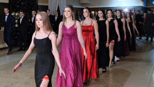 Studniówka 2025 - Zespół Szkół Ekonomicznych i Mundurowych w Chełmie cz. I [GALERIA ZDJĘĆ]