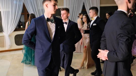 Studniówka 2025 - Zespół Szkół Ekonomicznych i Mundurowych w Chełmie cz. I [GALERIA ZDJĘĆ]