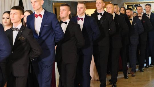 Studniówka 2025 - Zespół Szkół Ekonomicznych i Mundurowych w Chełmie cz. I [GALERIA ZDJĘĆ]