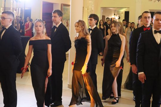 Studniówka 2025 - Zespół Szkół Gastronomicznych i Hotelarskich w Chełmie [GALERIA ZDJĘĆ]