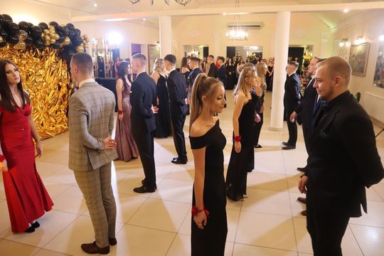 Studniówka 2025 - Zespół Szkół Gastronomicznych i Hotelarskich w Chełmie [GALERIA ZDJĘĆ]