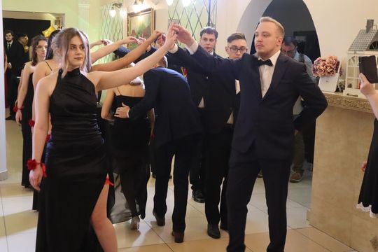 Studniówka 2025 - Zespół Szkół Gastronomicznych i Hotelarskich w Chełmie [GALERIA ZDJĘĆ]