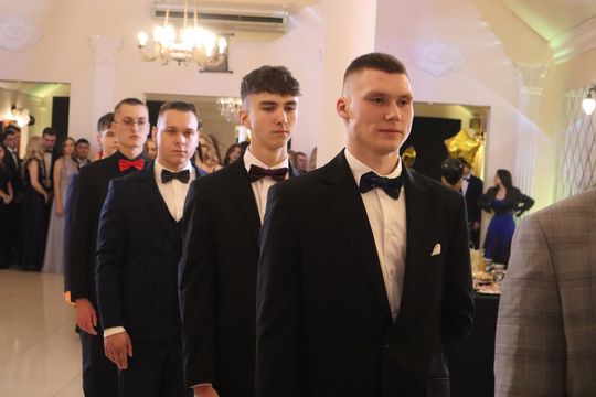 Studniówka 2025 - Zespół Szkół Gastronomicznych i Hotelarskich w Chełmie [GALERIA ZDJĘĆ]