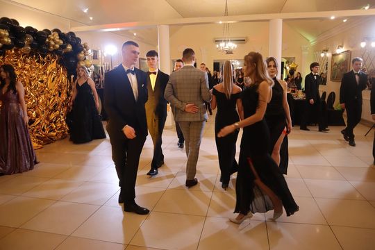 Studniówka 2025 - Zespół Szkół Gastronomicznych i Hotelarskich w Chełmie [GALERIA ZDJĘĆ]