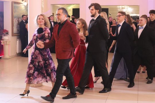 Studniówka 2025 - Zespół Szkół Gastronomicznych i Hotelarskich w Chełmie [GALERIA ZDJĘĆ]