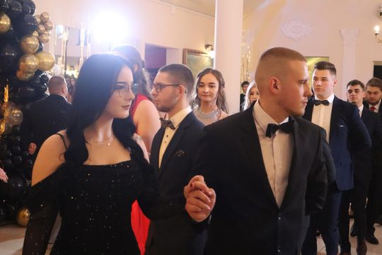 Studniówka 2025 - Zespół Szkół Gastronomicznych i Hotelarskich w Chełmie [GALERIA ZDJĘĆ]