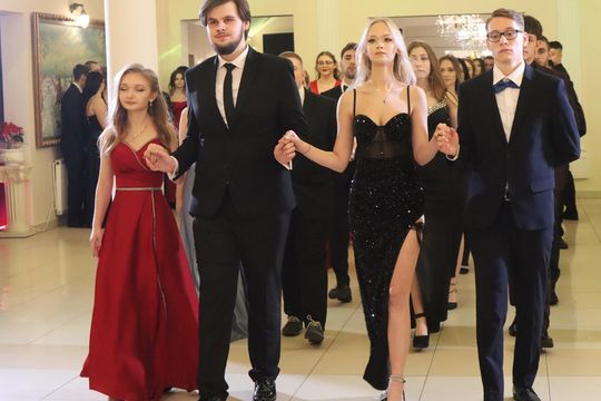 Studniówka 2025 - Zespół Szkół Gastronomicznych i Hotelarskich w Chełmie [GALERIA ZDJĘĆ]