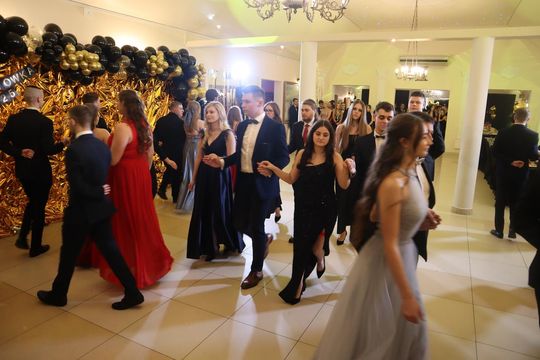 Studniówka 2025 - Zespół Szkół Gastronomicznych i Hotelarskich w Chełmie [GALERIA ZDJĘĆ]