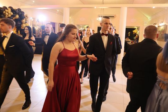 Studniówka 2025 - Zespół Szkół Gastronomicznych i Hotelarskich w Chełmie [GALERIA ZDJĘĆ]