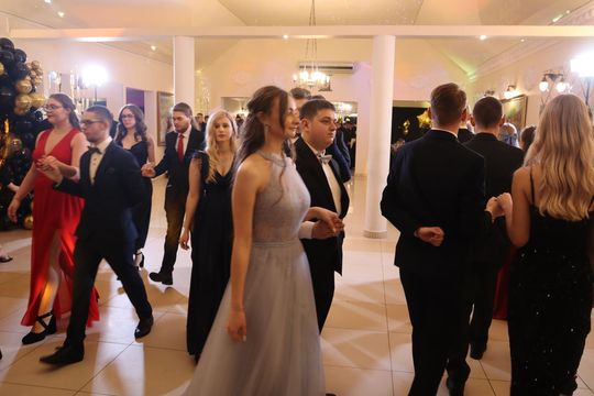 Studniówka 2025 - Zespół Szkół Gastronomicznych i Hotelarskich w Chełmie [GALERIA ZDJĘĆ]