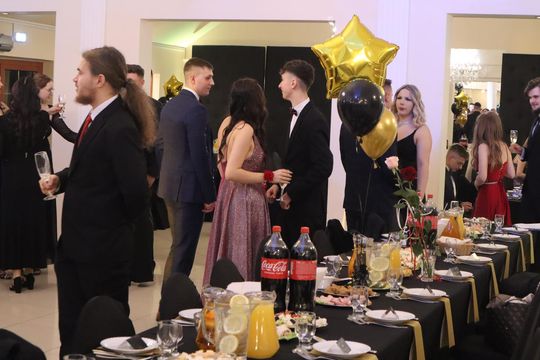 Studniówka 2025 - Zespół Szkół Gastronomicznych i Hotelarskich w Chełmie [GALERIA ZDJĘĆ]