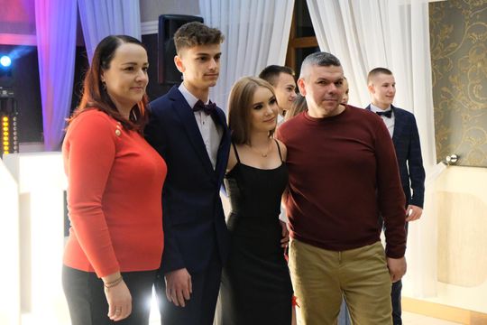 Studniówka 2025 - Zespół Szkół Ekonomicznych i Mundurowych w Chełmie cz. I [GALERIA ZDJĘĆ]