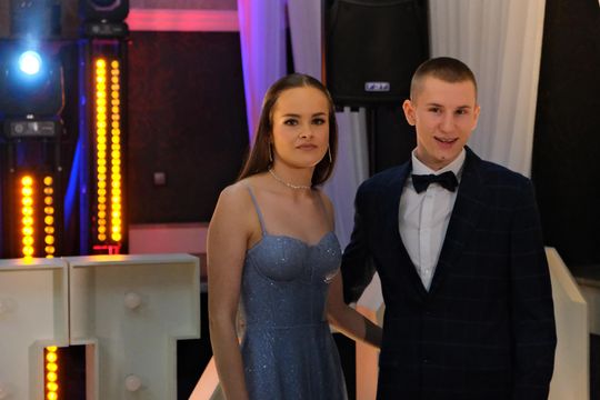 Studniówka 2025 - Zespół Szkół Ekonomicznych i Mundurowych w Chełmie cz. I [GALERIA ZDJĘĆ]