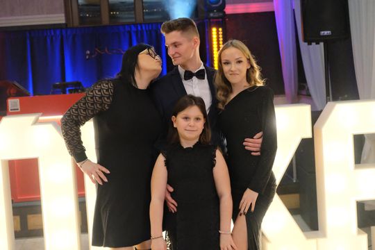 Studniówka 2025 - Zespół Szkół Ekonomicznych i Mundurowych w Chełmie cz. I [GALERIA ZDJĘĆ]