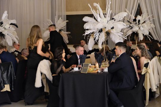 Studniówka 2025 - Zespół Szkół Ekonomicznych i Mundurowych w Chełmie cz. I [GALERIA ZDJĘĆ]