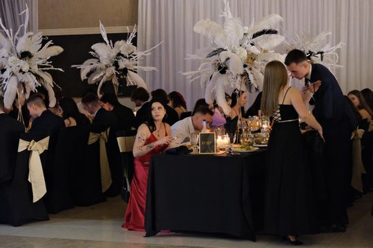 Studniówka 2025 - Zespół Szkół Ekonomicznych i Mundurowych w Chełmie cz. I [GALERIA ZDJĘĆ]