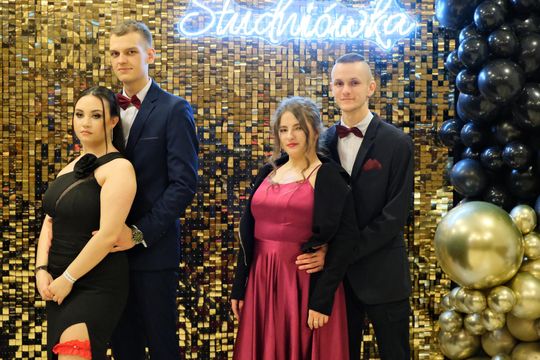 Studniówka 2025 - Zespół Szkół Ekonomicznych i Mundurowych w Chełmie cz. I [GALERIA ZDJĘĆ]