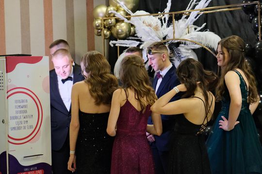 Studniówka 2025 - Zespół Szkół Ekonomicznych i Mundurowych w Chełmie cz. I [GALERIA ZDJĘĆ]