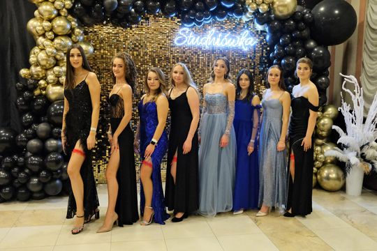 Studniówka 2025 - Zespół Szkół Ekonomicznych i Mundurowych w Chełmie cz. I [GALERIA ZDJĘĆ]