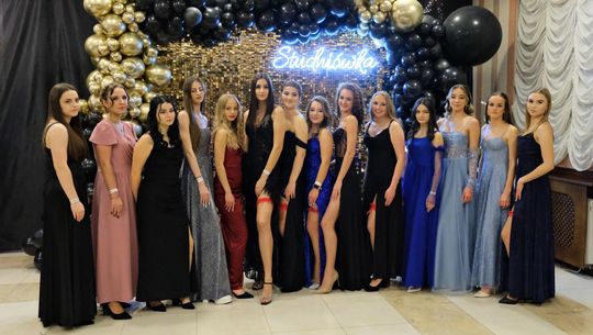 Studniówka 2025 - Zespół Szkół Ekonomicznych i Mundurowych w Chełmie cz. I [GALERIA ZDJĘĆ]