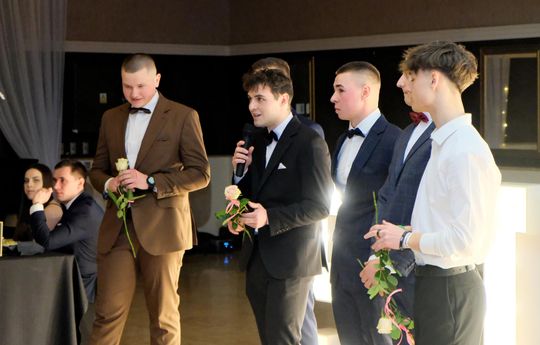 Studniówka 2025 - Zespół Szkół Ekonomicznych i Mundurowych w Chełmie cz. I [GALERIA ZDJĘĆ]