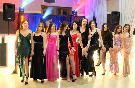 Studniówka 2025 - Zespół Szkół Ekonomicznych i Mundurowych w Chełmie cz. I [GALERIA ZDJĘĆ]