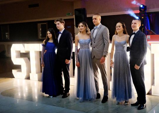 Studniówka 2025 - Zespół Szkół Ekonomicznych i Mundurowych w Chełmie cz. I [GALERIA ZDJĘĆ]