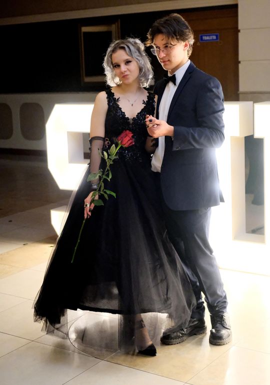 Studniówka 2025 - Zespół Szkół Ekonomicznych i Mundurowych w Chełmie cz. I [GALERIA ZDJĘĆ]