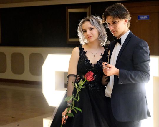 Studniówka 2025 - Zespół Szkół Ekonomicznych i Mundurowych w Chełmie cz. I [GALERIA ZDJĘĆ]