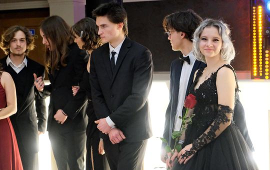 Studniówka 2025 - Zespół Szkół Ekonomicznych i Mundurowych w Chełmie cz. I [GALERIA ZDJĘĆ]