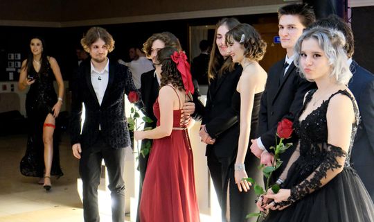 Studniówka 2025 - Zespół Szkół Ekonomicznych i Mundurowych w Chełmie cz. I [GALERIA ZDJĘĆ]