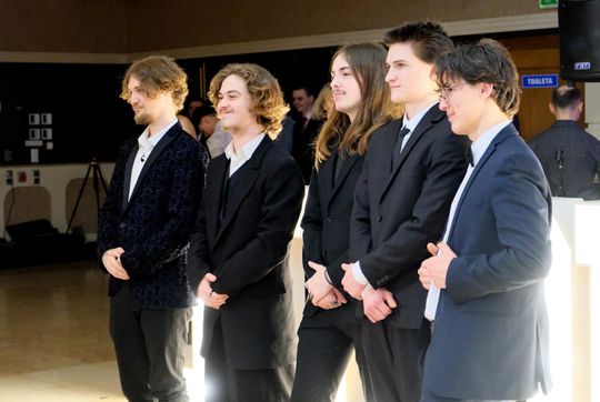 Studniówka 2025 - Zespół Szkół Ekonomicznych i Mundurowych w Chełmie cz. I [GALERIA ZDJĘĆ]