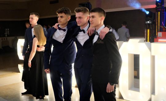 Studniówka 2025 - Zespół Szkół Ekonomicznych i Mundurowych w Chełmie cz. I [GALERIA ZDJĘĆ]