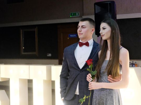 Studniówka 2025 - Zespół Szkół Ekonomicznych i Mundurowych w Chełmie cz. I [GALERIA ZDJĘĆ]