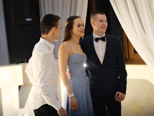 Studniówka 2025 - Zespół Szkół Ekonomicznych i Mundurowych w Chełmie cz. I [GALERIA ZDJĘĆ]