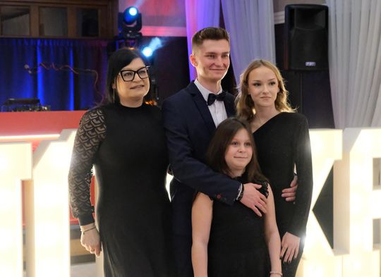 Studniówka 2025 - Zespół Szkół Ekonomicznych i Mundurowych w Chełmie cz. I [GALERIA ZDJĘĆ]