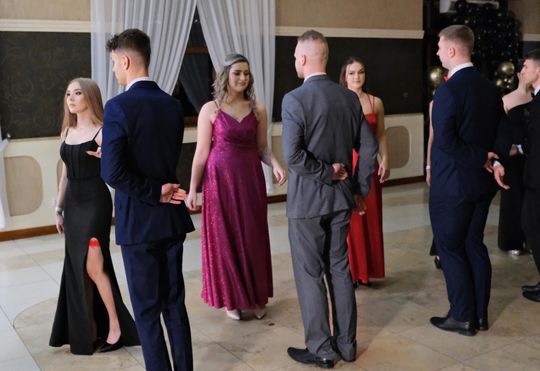 Studniówka 2025 - Zespół Szkół Ekonomicznych i Mundurowych w Chełmie cz. I [GALERIA ZDJĘĆ]