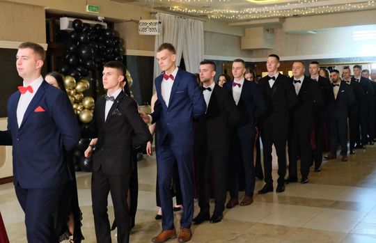 Studniówka 2025 - Zespół Szkół Ekonomicznych i Mundurowych w Chełmie cz. I [GALERIA ZDJĘĆ]