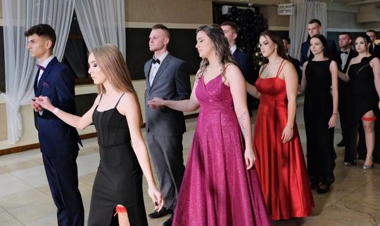 Studniówka 2025 - Zespół Szkół Ekonomicznych i Mundurowych w Chełmie cz. I [GALERIA ZDJĘĆ]