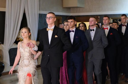 Studniówka 2025 - Zespół Szkół Ekonomicznych i Mundurowych w Chełmie cz. I [GALERIA ZDJĘĆ]