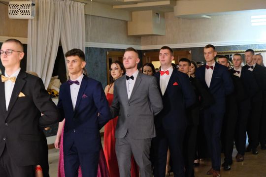 Studniówka 2025 - Zespół Szkół Ekonomicznych i Mundurowych w Chełmie cz. I [GALERIA ZDJĘĆ]