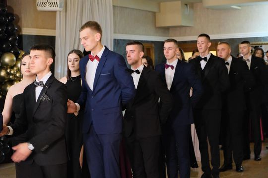 Studniówka 2025 - Zespół Szkół Ekonomicznych i Mundurowych w Chełmie cz. I [GALERIA ZDJĘĆ]