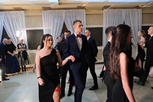 Studniówka 2025 - Zespół Szkół Ekonomicznych i Mundurowych w Chełmie cz. I [GALERIA ZDJĘĆ]