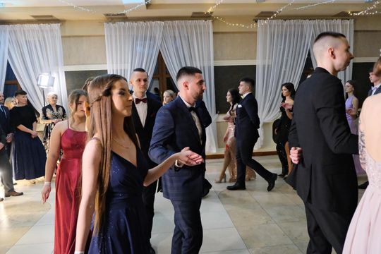 Studniówka 2025 - Zespół Szkół Ekonomicznych i Mundurowych w Chełmie cz. I [GALERIA ZDJĘĆ]