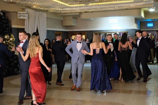 Studniówka 2025 - Zespół Szkół Ekonomicznych i Mundurowych w Chełmie cz. I [GALERIA ZDJĘĆ]